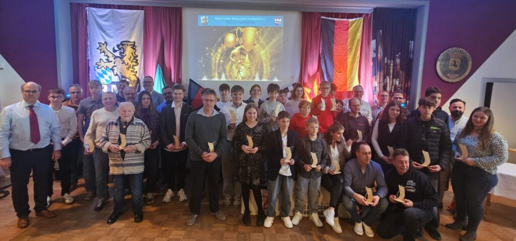 Die Gruppe der geehrten beim BMV