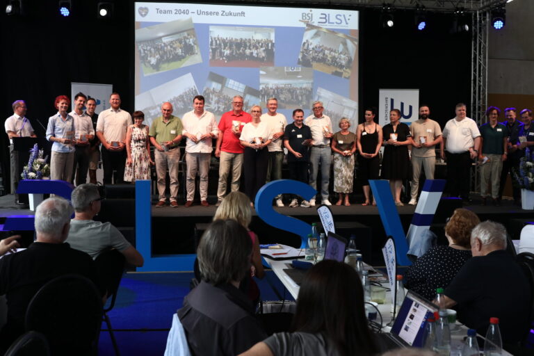 Team weiß-blaue Sport-Vision - Team 2040