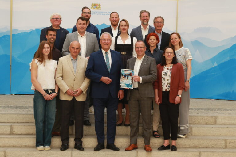 Nachwuchsleistungssportkonzept-Übergabe, Jörg Ammon & Sportminister Joachim Herrmann
